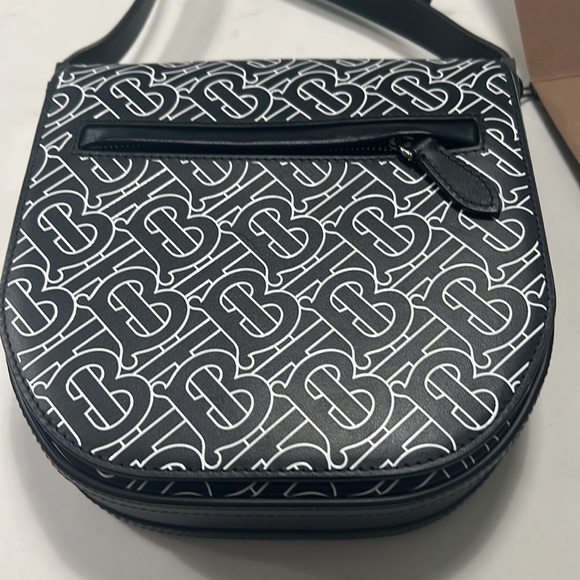 Burberry - Picture 3 of 12